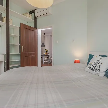 Flamingo Flat /two-bedroom With Balcony\ شقة *