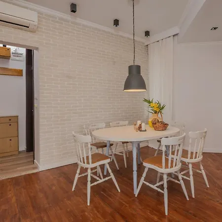شقة Flamingo Flat /two-bedroom With Balcony\