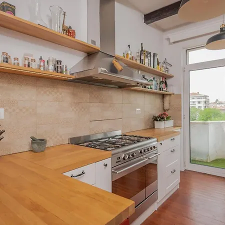 Flamingo Flat /two-bedroom With Balcony\ شقة *