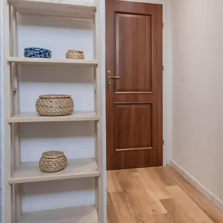شقة Flamingo Flat /two-bedroom With Balcony\ *