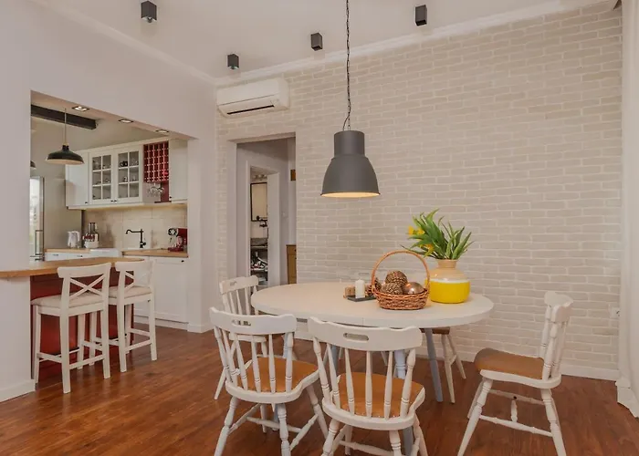 Apartment 2bd Flamingo Flat With Balcony In Center By Flat Mаnager